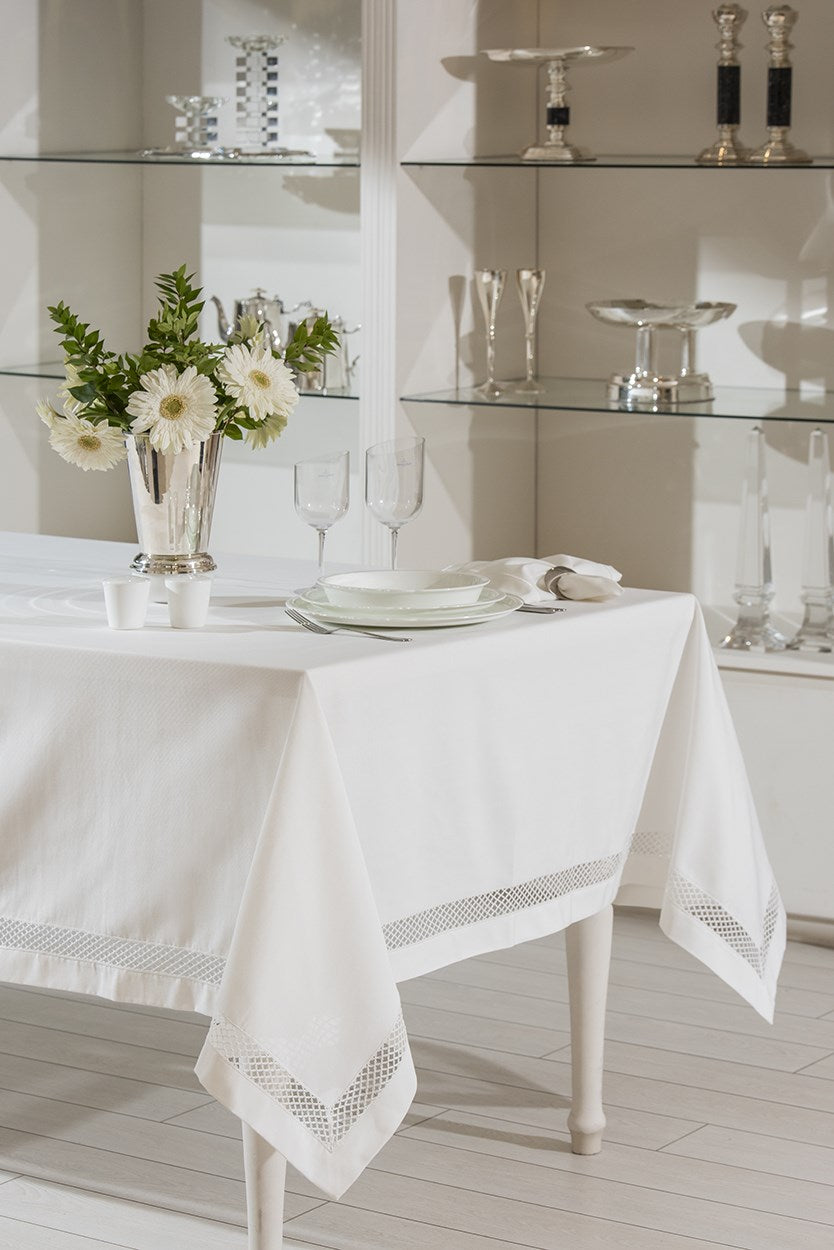 عنبر - مفرش طاولة - أبيض