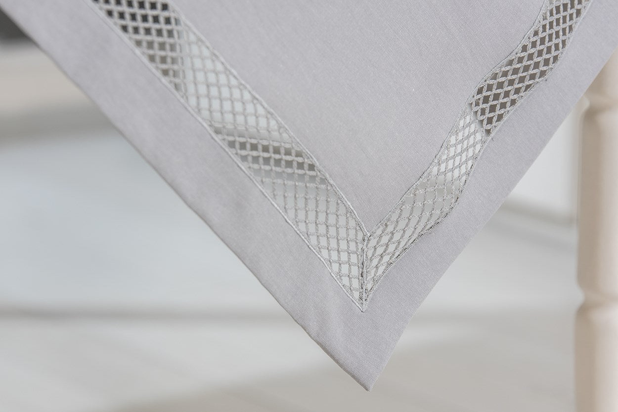 عنبر - مفرش طاولة - رمادي