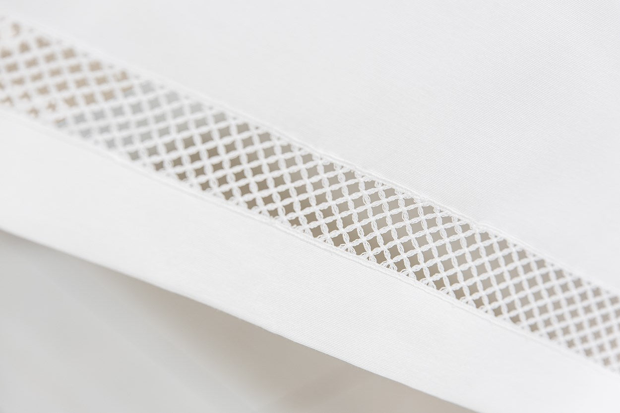 عنبر - مفرش طاولة - أبيض