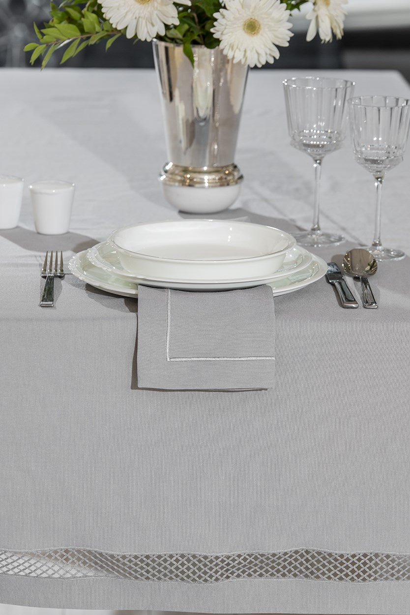 عنبر - مفرش طاولة - رمادي