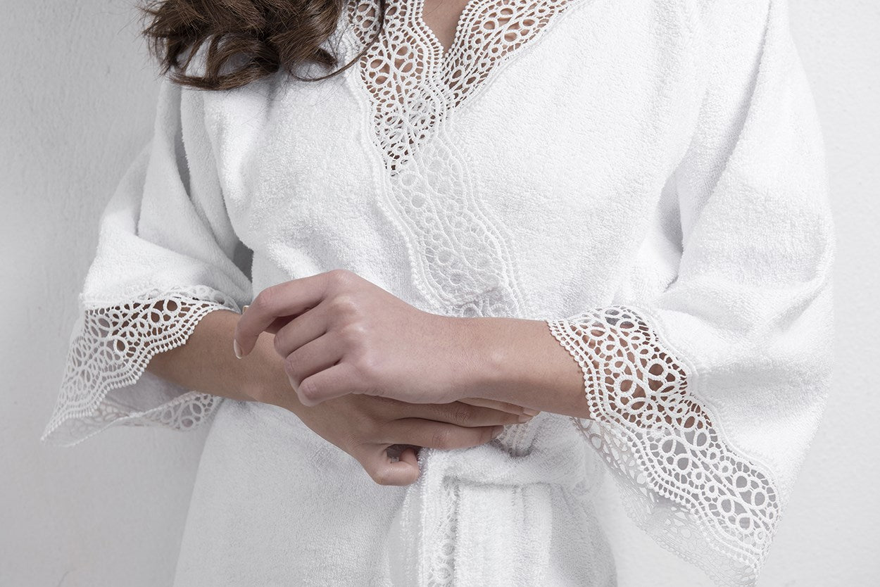 DAISY BATHROBE - WHITE