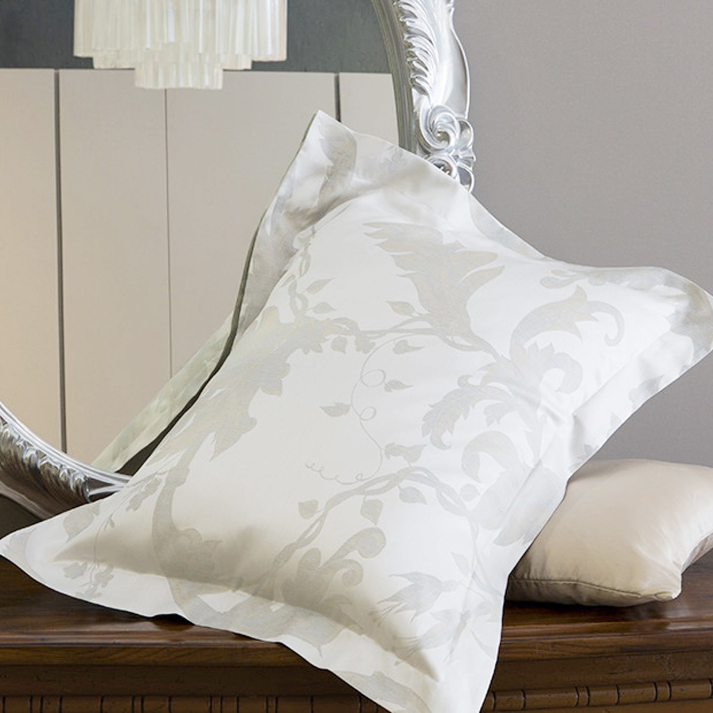 RAVELLO DECORATIVE CUSHION