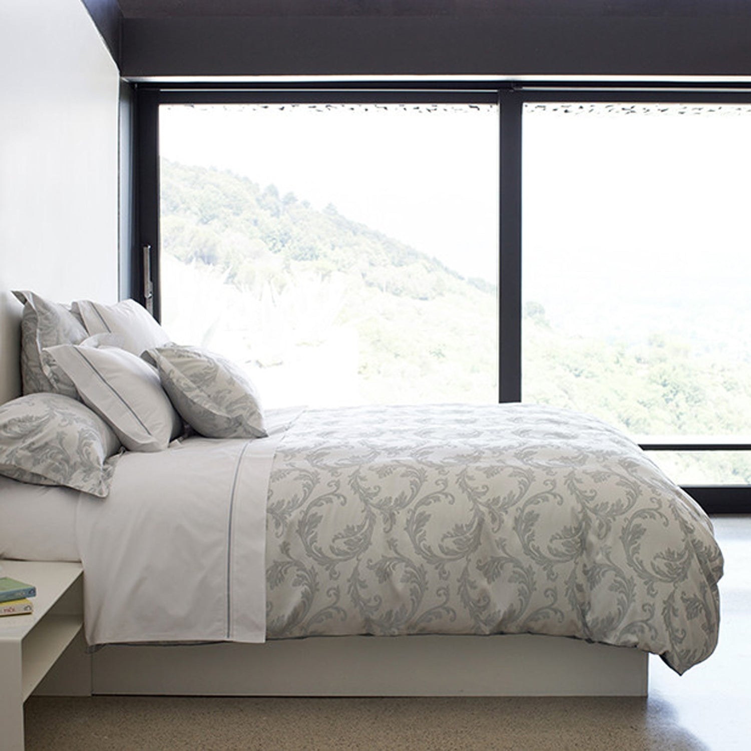 BEDDING SETS
