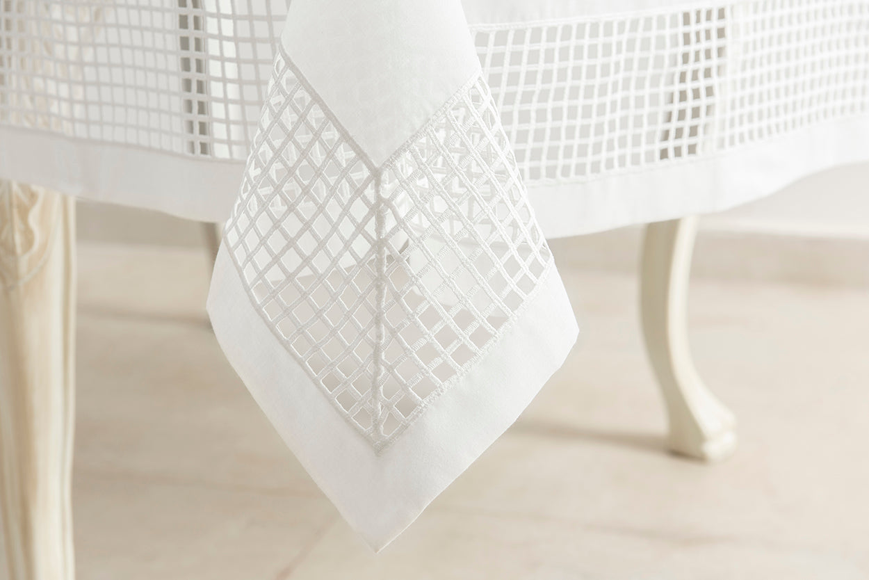 PERILLA LILY - TABLECLOTH - WHITE