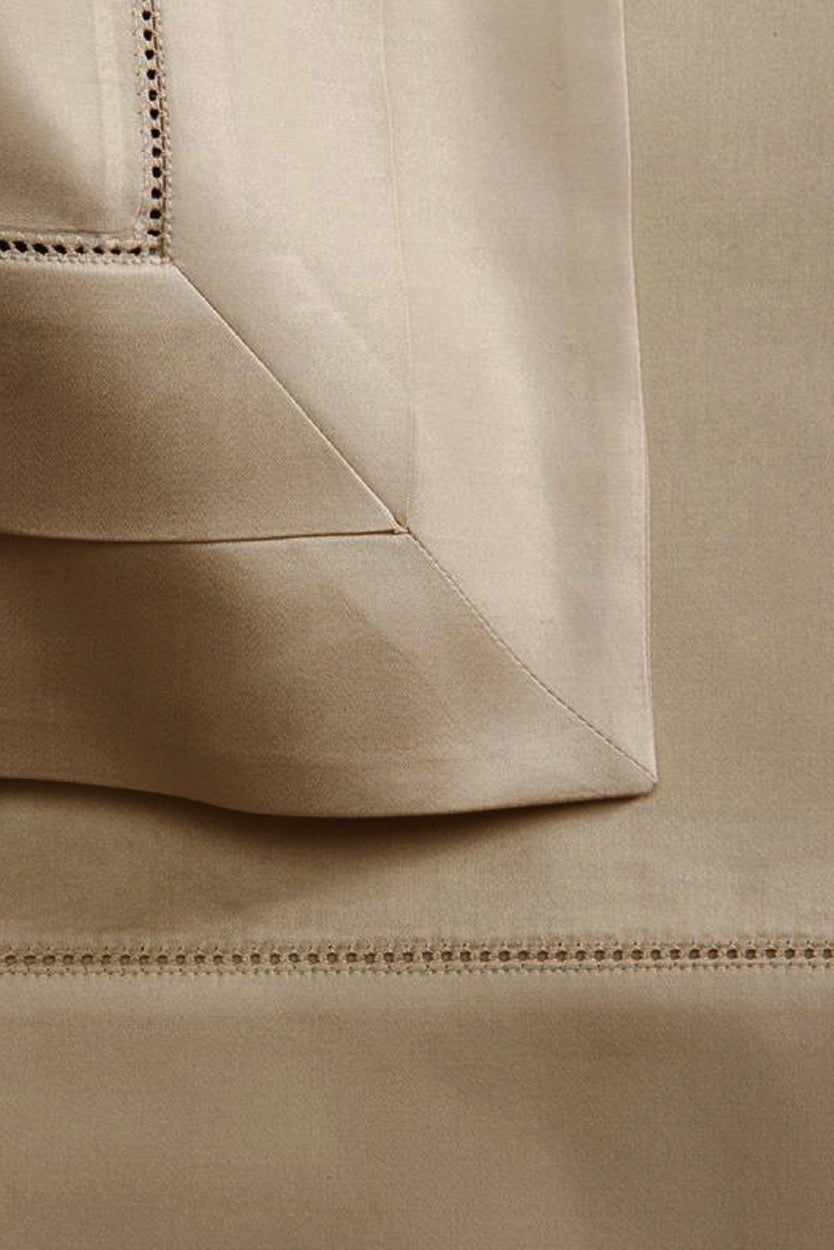 HEMSTITCH 400TC FLAT SHEET GOLD