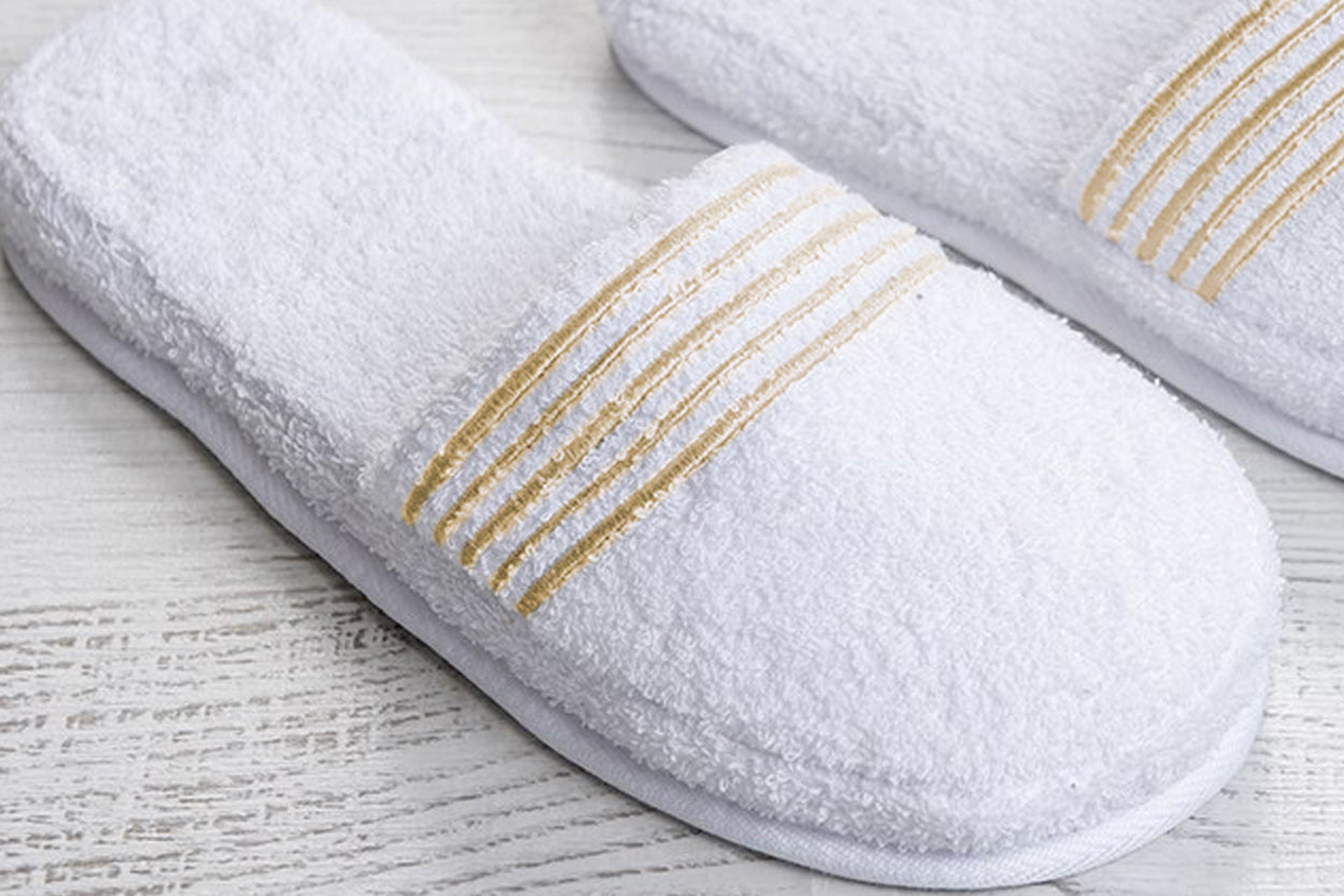 5 SIRA SLIPPERS - GOLD