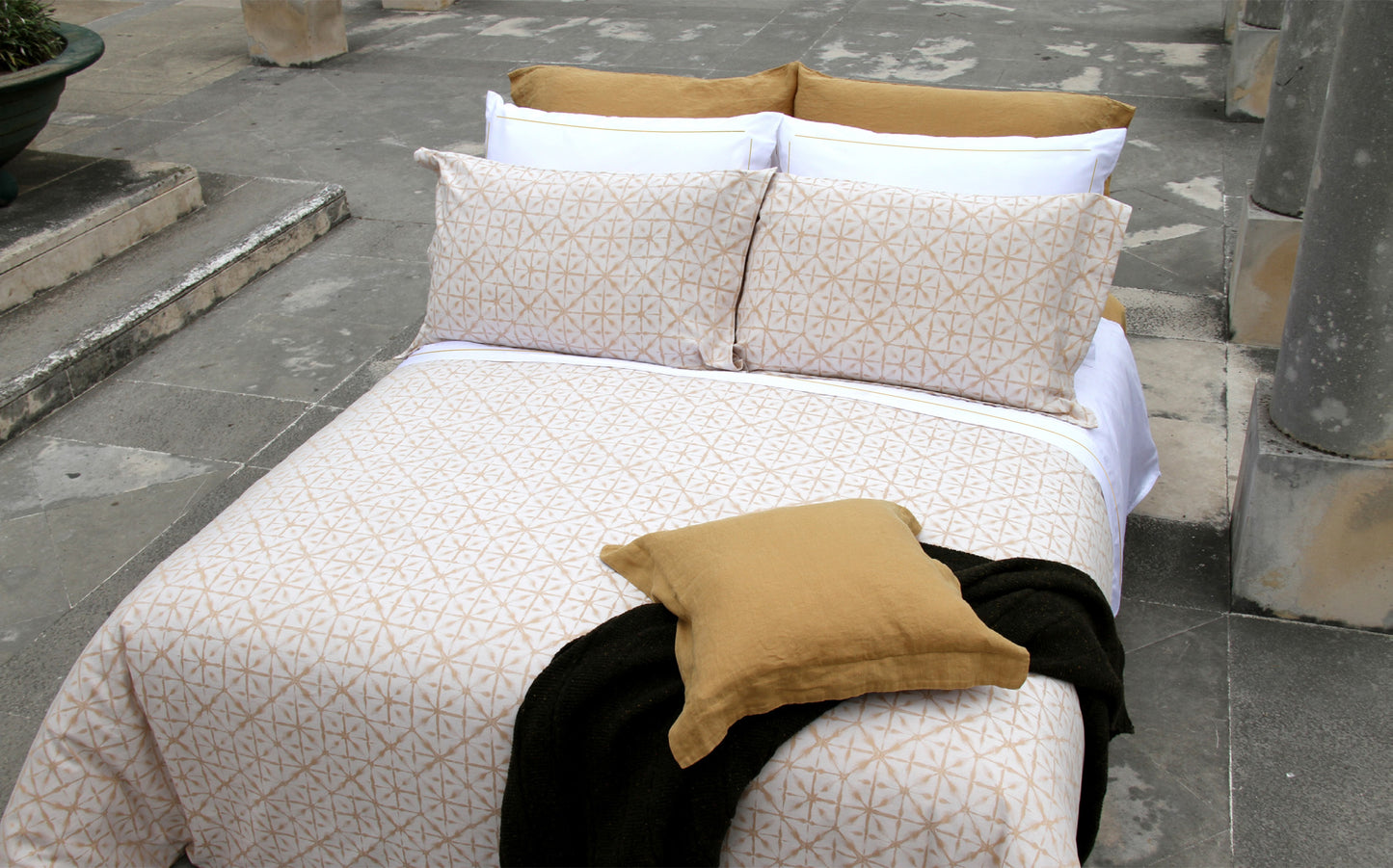 طقم بيت لحاف مانثرو كينج 5 قطع من القطن المصري