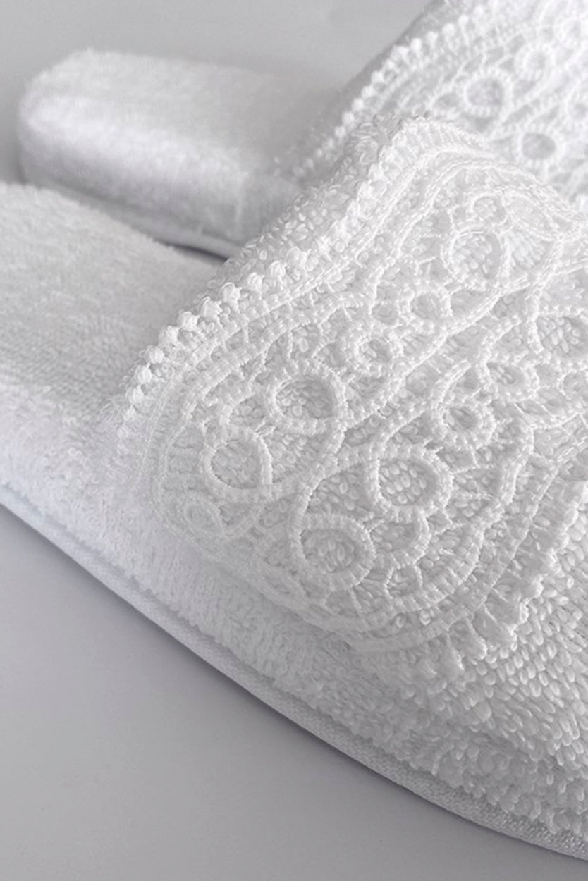 DAISY SLIPPERS - WHITE